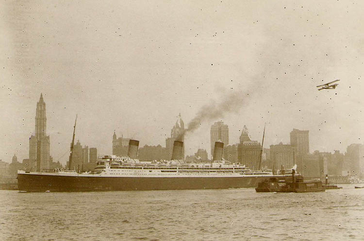 The 'Majestic' on the Hudson arriving from Europe, 1922